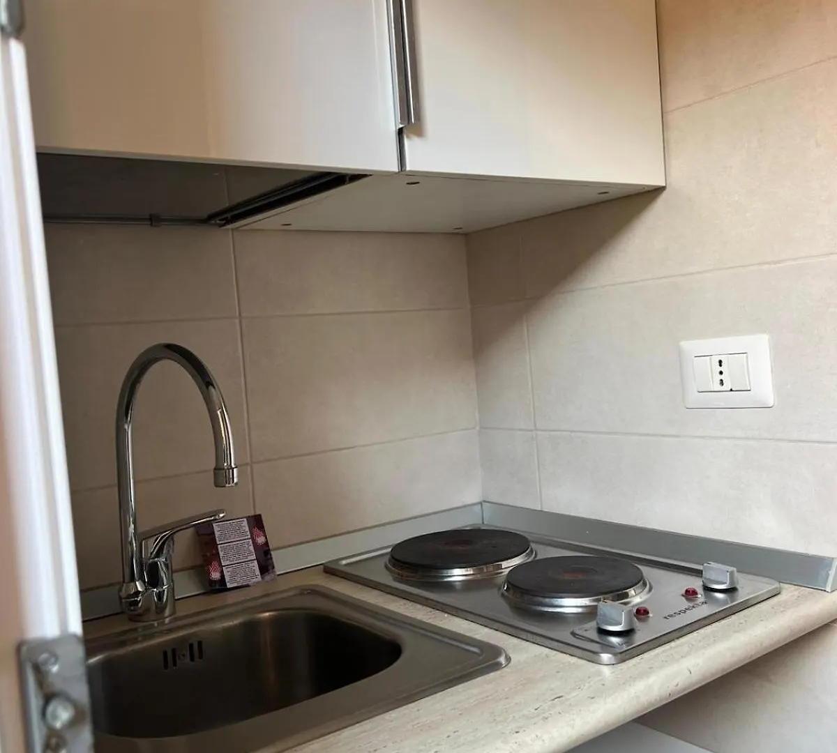 Monolocale Trastevere Locato Per Finalita Turistiche Rome Apartment